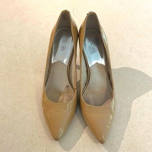 Michael Michael Kors patent leather pumps